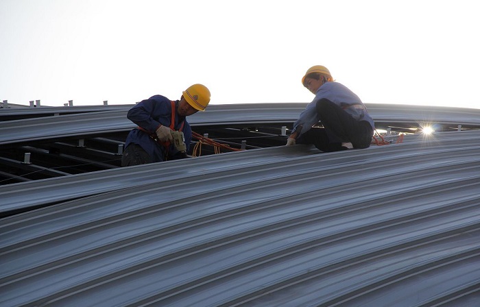 彩钢屋面翻新的施工时间与工程进度管理